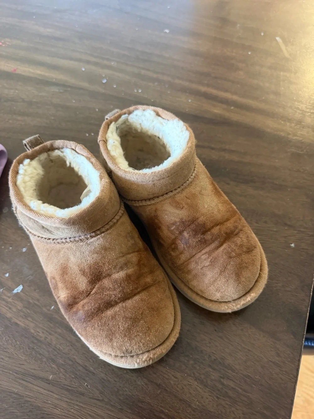Ugg girls ultra mini classic size 1